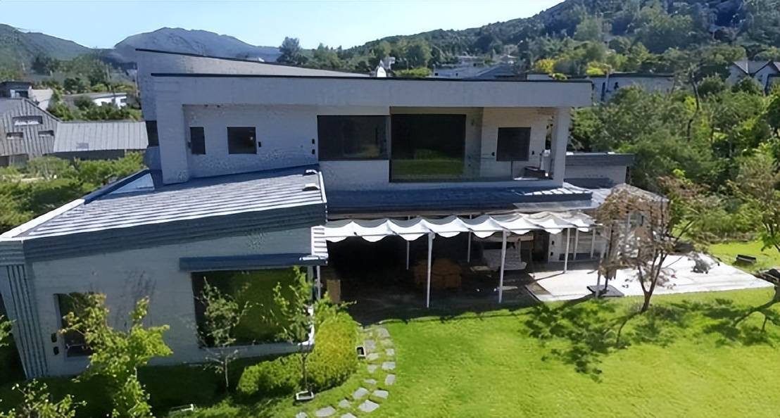 与林青霞齐名的女明星_林青霞获得香港大学名誉博士学位_林青霞67岁可爱回怼网友