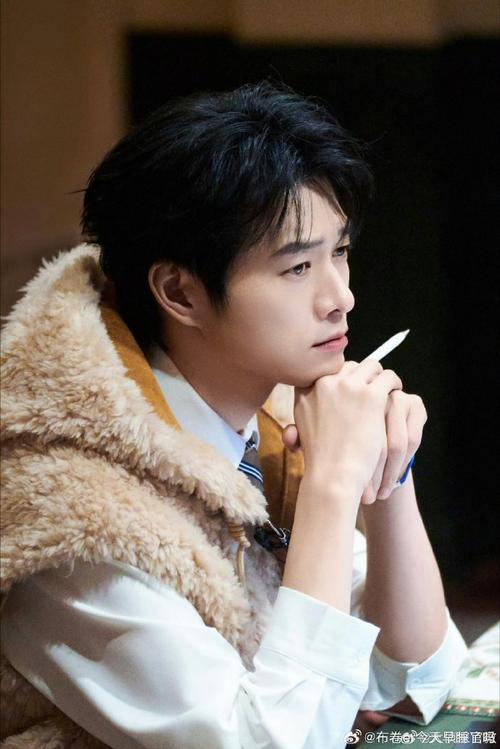 最强背景哥姐！单依纯侵权案扒出背后靠山，魏大勋生日人缘看傻网友