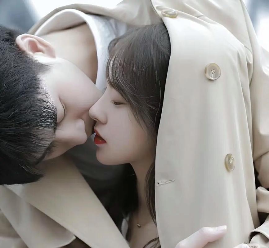 娱乐圈隐形情侣大揭秘！情人节盘点那些藏得超深的真情侣