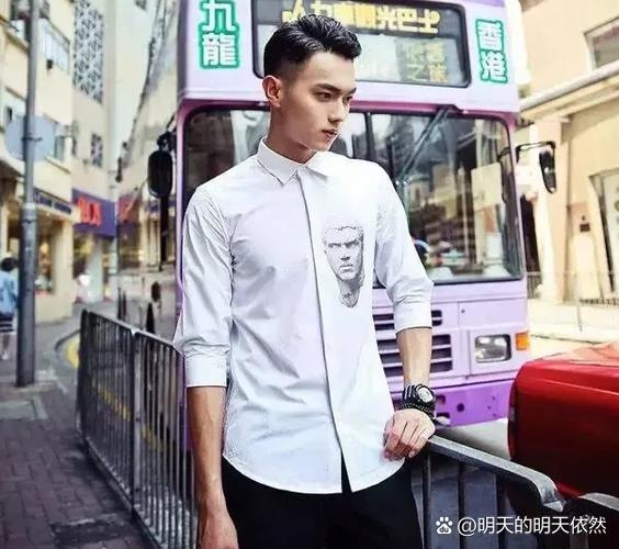 娱乐圈模特男生存现状：表面风光背后心酸，转型做自媒体成新出路