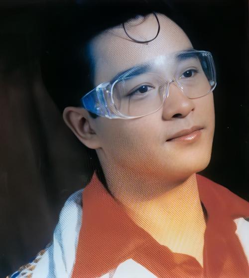 为何总有人黑张国荣？票房与官方纪念给出答案