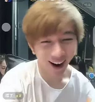 李明霖和网红撕逼3个月,想过娱乐圈会怎么看他弟弟李宏毅吗?